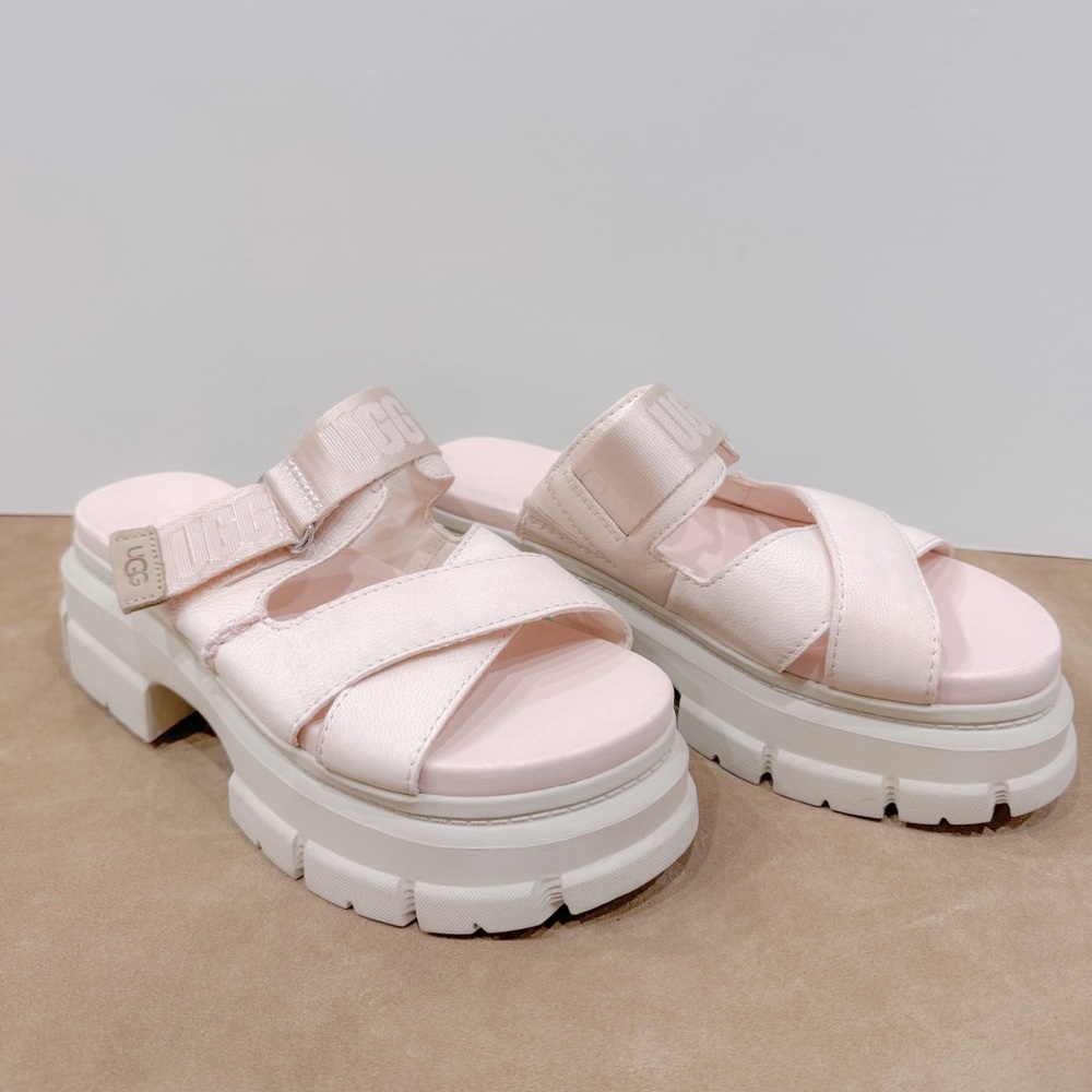 UGG Women's Ashton Pink Sandals EUC